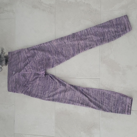 Lululemon leggings size 4 - Picture 3 of 5